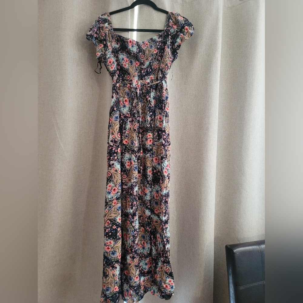 Ruched Jessica Simpson maternity Dress size Small.